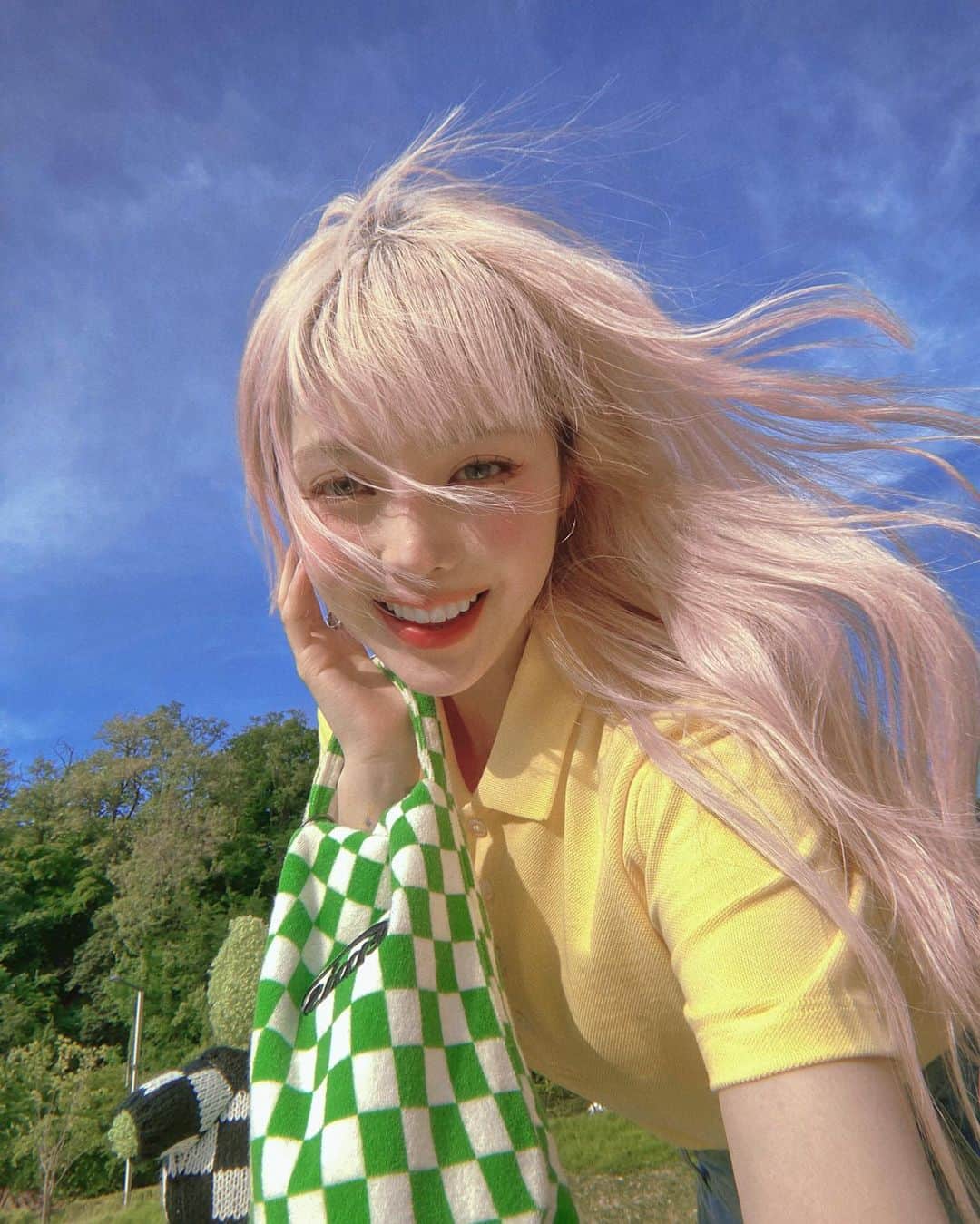 ポニーのインスタグラム：「🌻」