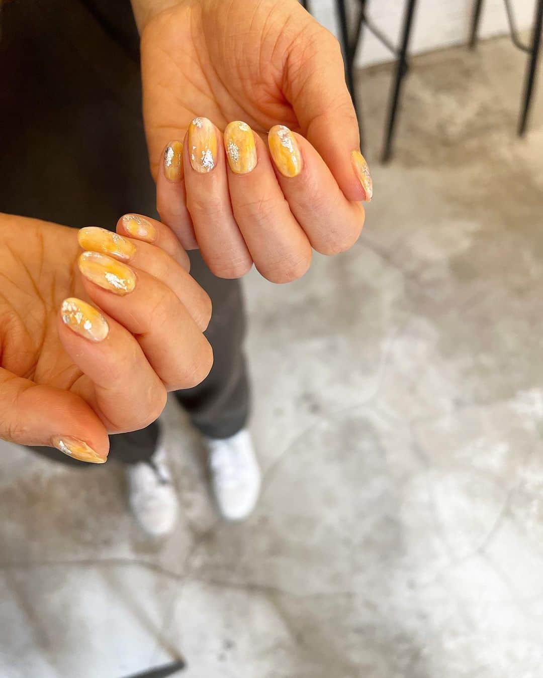 Kana Kobayashiさんのインスタグラム写真 - (Kana KobayashiInstagram)「#yellow #marble #nails #涼しげネイル  #ネイル #ネイルデザイン #ネイルアート」5月17日 20時36分 - anela_kana