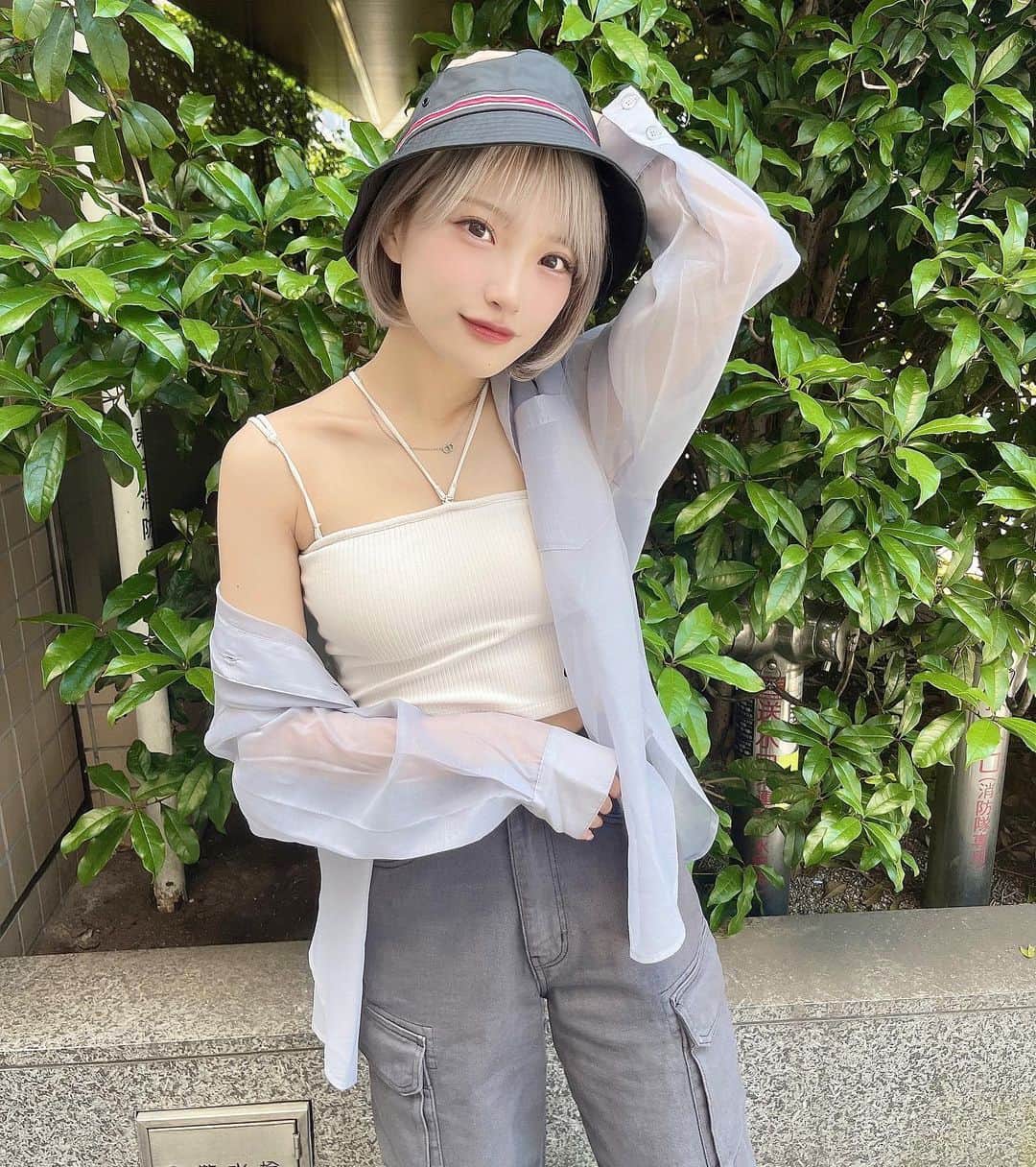 東條ゆりあのインスタグラム：「今年の夏  一気に系統変わりそう🥵♡  似合うーーー？？？」