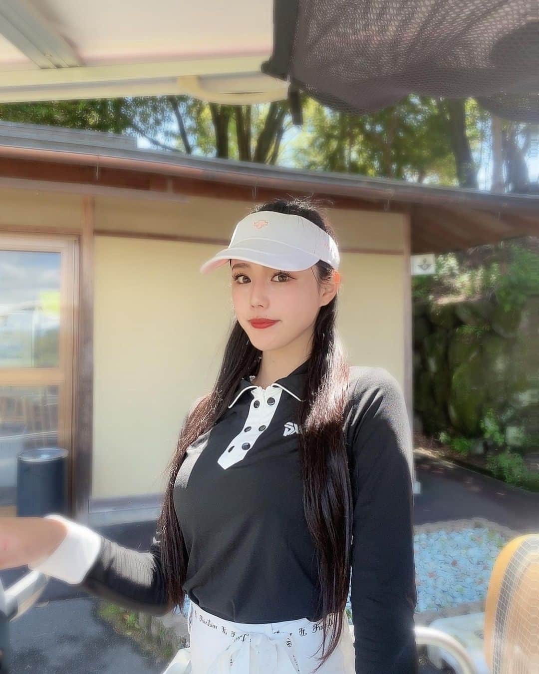 真木しおりさんのインスタグラム写真 - (真木しおりInstagram)「この日のスコアは94でした~🥺  #ゴルフ#ごるふ#golf#골프 #ゴルフウェア #ゴルフ女子#関西ゴルフ#大阪ゴルフ#골프웨아#골프스타그#golfstagram#golflife#golfswing #골프웨어 #골프스윙 #골프여자#インスタゴルフ」5月17日 20時44分 - maki_shiori_dayo