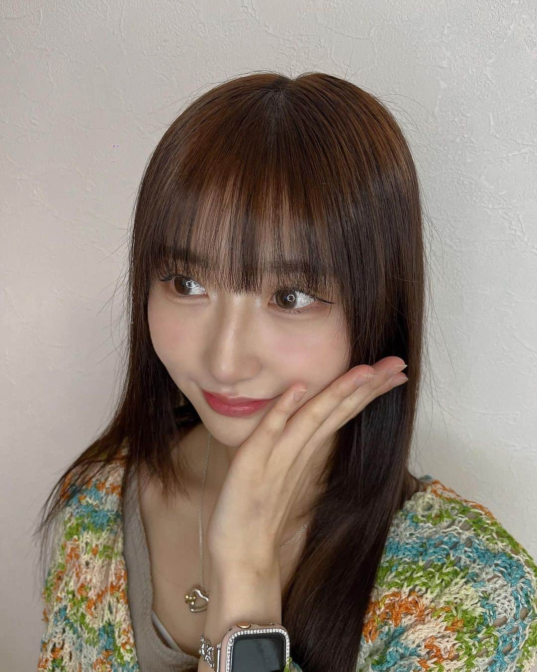 坂本愛莉さんのインスタグラム写真 - (坂本愛莉Instagram)「@eotd_jpさんから素敵なカラコンのご紹介です！！！♥️ 🧸Gemhour Number Series #001 Brown🧸 B.C 8.7 （レンズの曲がり具合） DIA 14.2 （レンズの直径） . . 着け心地もなんの違和感もなく、ドライアイな私でも大丈夫でした！👀 縁がはっきりしてないので、カラコン感がいい意味でないですっ✨ これならちょっと規則が厳しいバイトでも付けれそう！！ なんにでも合う色合いで、色んなメイクで楽しみたいと思います🥰 . . 10%offのクーポンコードです🌸 だれでも使えるのでぜひ使ってみてください☺️ ✔クーポンコード: airi_love0410 ✔ クーポンリンク:https://eotd.jp/discount/airi_love_0410 . . 🫧現在行っているイベントも🫧 🎟会員登録時初回注文送料無料✈ 🎟LINE友達追加時300円クーポン❤ 🎟4/19~ Gemhour 1monthカラコン購入時 ケースをプレゼント🎁 🎟カラコン1つ以上購入時「ccambbakつけまつげ」10%OFF . .   #eotd #eotdカラコン#イオティディ#カラコン #韓国カラコン #gemhournumberseries」5月17日 12時32分 - airi_sakamoto04