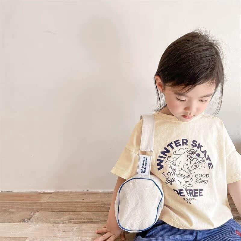 子供服のbig foRE:stさんのインスタグラム写真 - (子供服のbig foRE:stInstagram)「・  アメカジベアーTEE【T151】  アメカジテイストなベアーイラストがポイントの カジュアルなＴシャツ.ᐟ‪‪.ᐟ  身幅広めの肩落ちデザインで可愛い着こなしができます🧸ʾʾ  #子供服 #キッズコーデ #韓国子供服 #kidscode #outfit #おでかけコーデ#海外子供服 #おしゃれさんと繋がりたい #kidsjapan #セレクトショップ #女の子コーデ  #男の子コーデ#女の子ママ#男の子ママ#コドモノ #ベビフル#夏アイテム#お洒落さんとつながりたい#親ばか部#子供服通販#ナチュラルコーデ#プチプラ子供服#お洒落キッズ#赤ちゃんがいる生活#ママリ#子育てグラム#Tシャツ#キッズTシャツ#プリントT#アメカジテイスト」5月17日 12時53分 - olpemi_