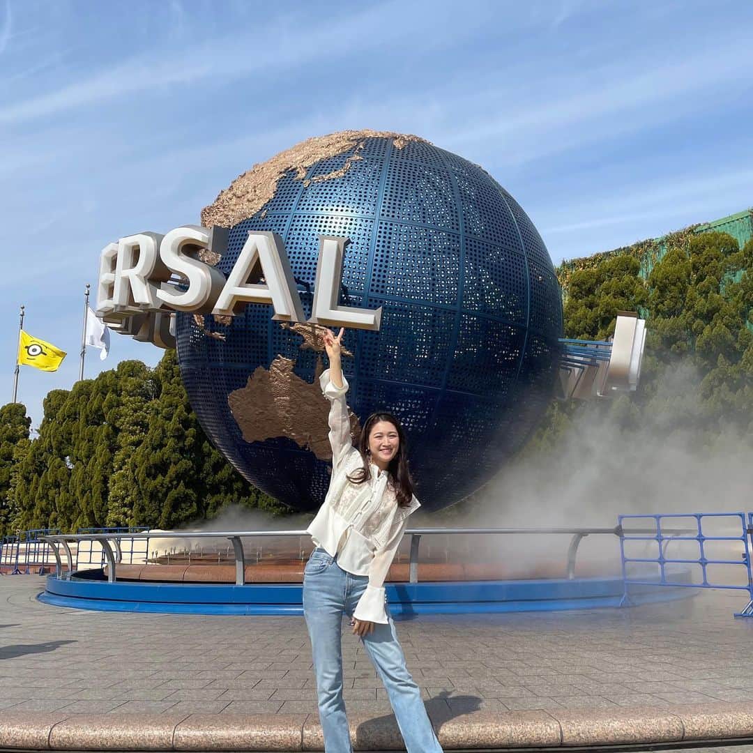 後藤夕貴のインスタグラム：「いつかの叔母活🧏🏼‍♀️💓  かわいいかわいい姪っ子に会いに久しぶりに大阪へ！ 1週間ほどのんびりしてきたよ〜 ちなみにこの時のユニバは中には入らず雰囲気だけでした🤣  お化粧にも興味があるお年頃になって、私よりも女子力高い(笑) プリクラ撮りたいとのことで久しぶりにとったら完全に👽になりました  #usj行きたすぎ #プリクラ#誰 #この時花粉やばかった」