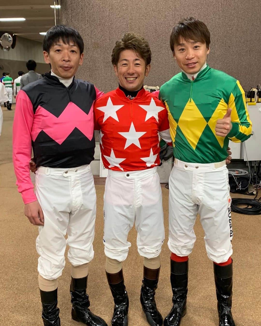 池添謙一のインスタグラム：「現役生活お疲れ様  第86回東京優駿 同期3人が騎乗できた日本ダービー🏇 最高の瞬間(^^)」