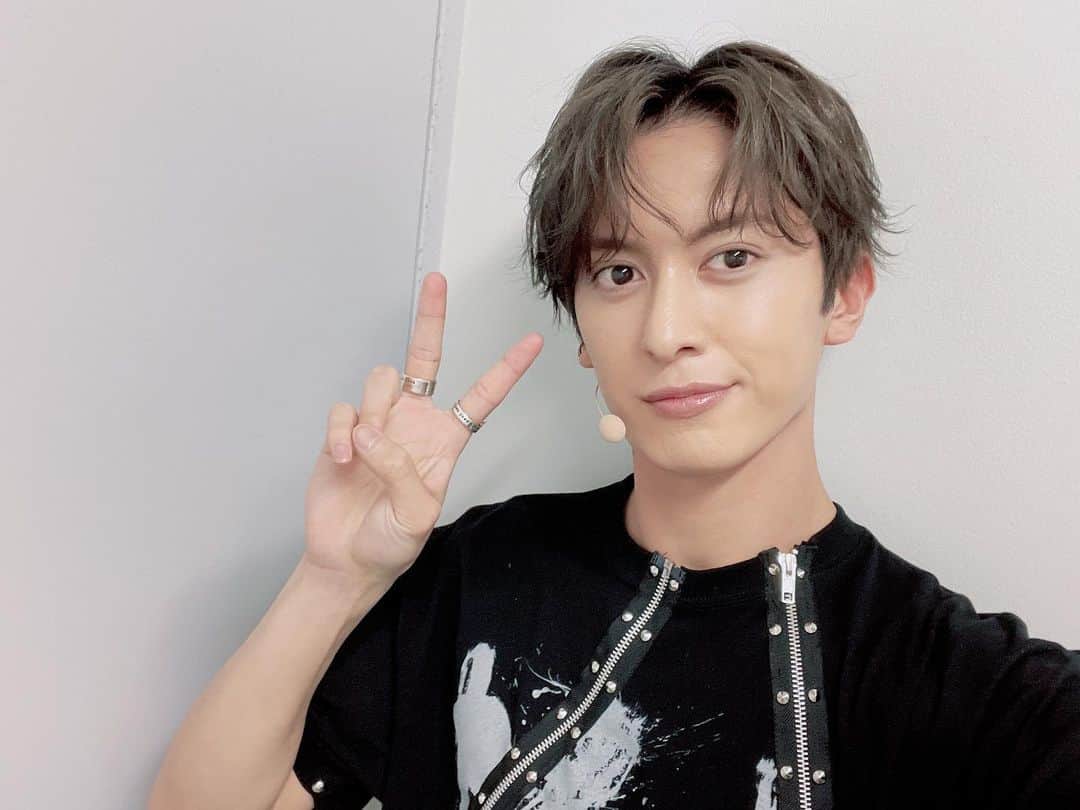 菊池修司のインスタグラム：「劇団番町ボーイズ⭐︎メモリアルイベント-X- 大事な仲間。素敵な空間。 ちょっぴり何かを失った女装。 全てが、僕の宝物です。」