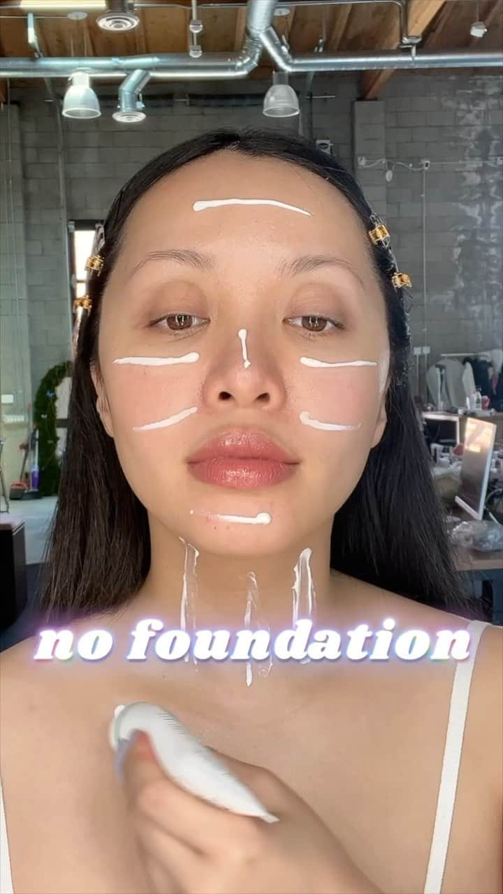 ミシェル・ファンのインスタグラム：「My foundation free routine for when I need to let my skin relax and tackle breakouts. It's perfect for sensitive skin!  #ad #AXISY #axisysunscreen #axisyglowserum」