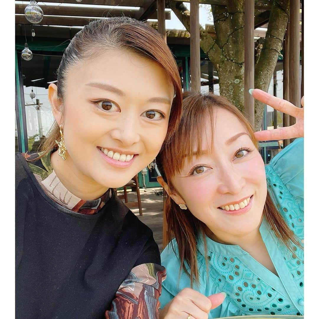 綾月せりさんのインスタグラム写真 - (綾月せりInstagram)「. お姉ちゃんとデートしました🥰  #天野ほたる さん 大好きな #お姉ちゃん #いつもありがとうございます♡ #CafeTheTERRACE 何年ぶりだろ、、、❤️ 美味しかった😋 嬉しかった🥰  .」5月17日 14時25分 - seri_ayazuki