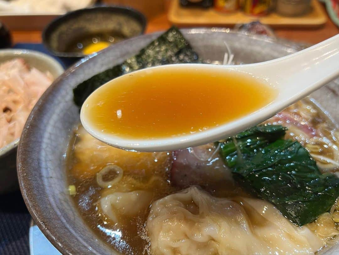 SUSURUさんのインスタグラム写真 - (SUSURUInstagram)「今年期待の新店。 醤油もうまいけど塩もうまい。自家製麺がナイスです。 #susuru_tv #らーめん梶原 #千歳烏山 #東京 #特製醤油 #塩ラーメン #うまい  #ラーメン #らーめん #ramen #ラーメン部 #ramennoodles #毎日ラーメン生活 #麺スタグラム #japaneseramen #japanramen #foodstagram #foodie #noodles #instanoodle #instaramen #instafood #東京ラーメン #醤油ラーメン #TKG」5月17日 14時37分 - susuru_tv