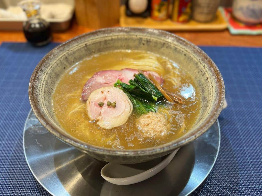 SUSURUさんのインスタグラム写真 - (SUSURUInstagram)「今年期待の新店。 醤油もうまいけど塩もうまい。自家製麺がナイスです。 #susuru_tv #らーめん梶原 #千歳烏山 #東京 #特製醤油 #塩ラーメン #うまい  #ラーメン #らーめん #ramen #ラーメン部 #ramennoodles #毎日ラーメン生活 #麺スタグラム #japaneseramen #japanramen #foodstagram #foodie #noodles #instanoodle #instaramen #instafood #東京ラーメン #醤油ラーメン #TKG」5月17日 14時37分 - susuru_tv