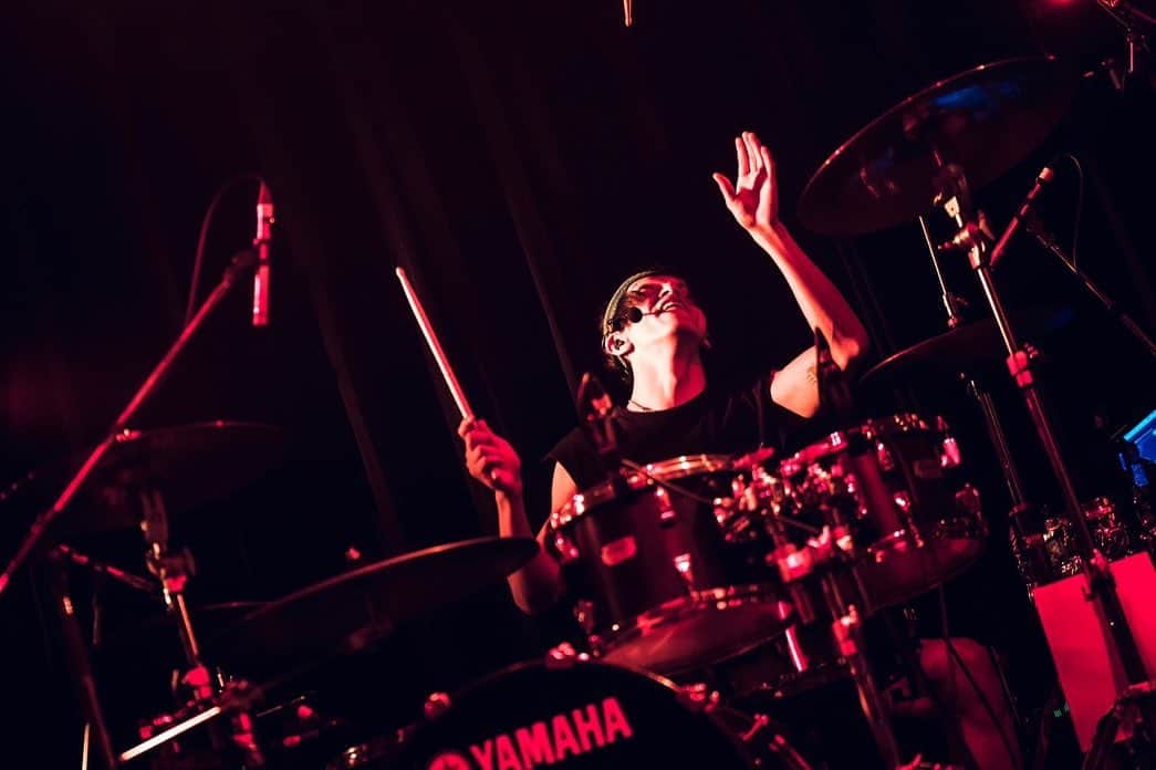 Bunta さんのインスタグラム写真 - (Bunta Instagram)「平日からガンガン"CHARGE"できたな🎶🎶🎶  @masaty_x   #totalfat #suspended4th #バックドロップシンデレラ #maki #owest #ocrest  #drum #druns #drumforhappy #drummer #drumming」5月17日 14時42分 - buntatf