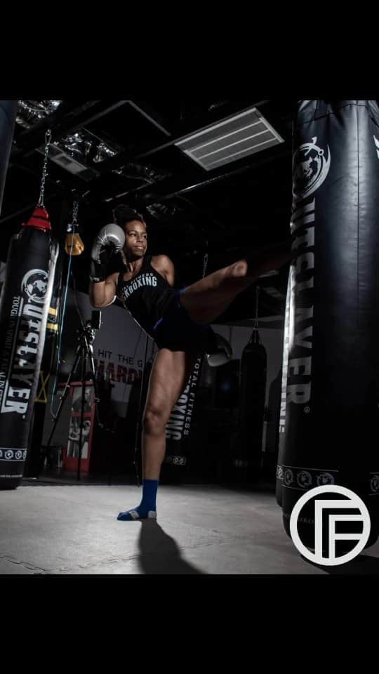 Timo the Fotographerのインスタグラム：「Learning how to kick boxes?  #tfkmurfreesboro #TFK #Kickboxing #sportsphotographer #martialarts」