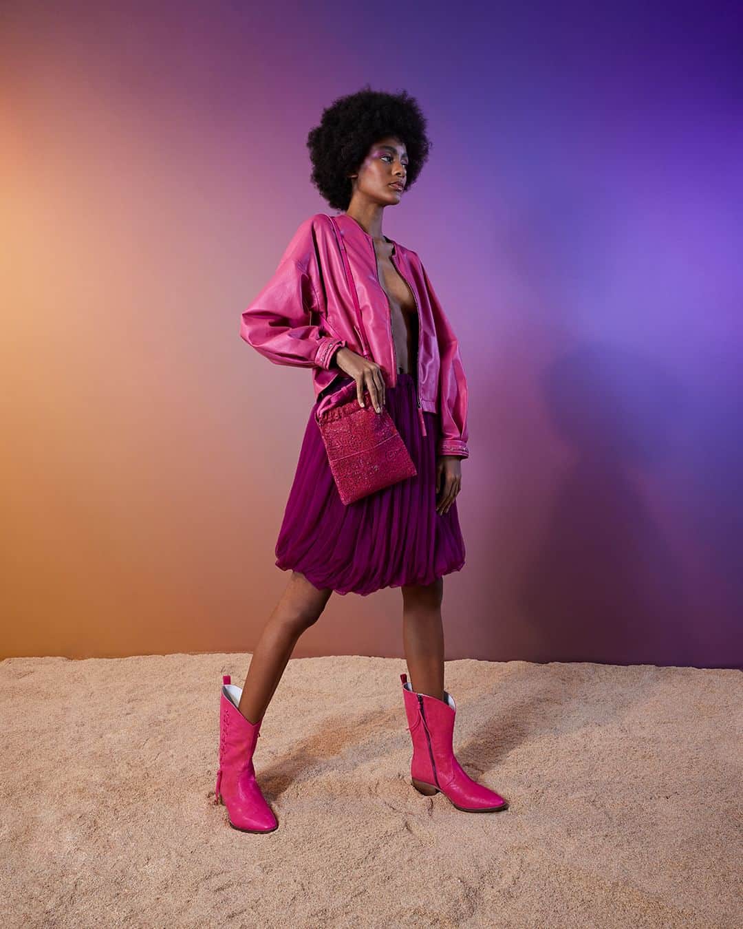 エンリーベグリンのインスタグラム：「A new bold SS23 Henry Beguelin arrivals, for your seasonal look with a special touch of bright shades.  Shop now the new Texan boot old iron - tap or click link in bio #HenryBeguelin #SS23 #instafashion #instastyle #womensfashion」