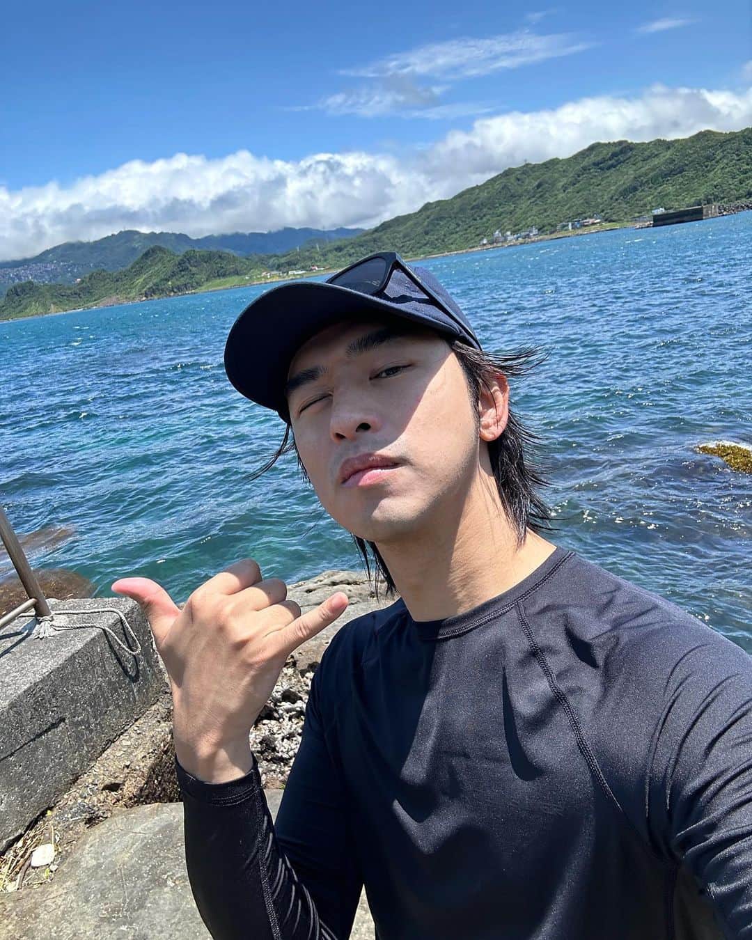 チェン・ボーリンのインスタグラム：「Let’s Go Diving 🤙🏻🤙🏻🤙🏻 正式下海練習🌊🤿  為了神秘的海底森林做準備？！🪸  #極島森林2」