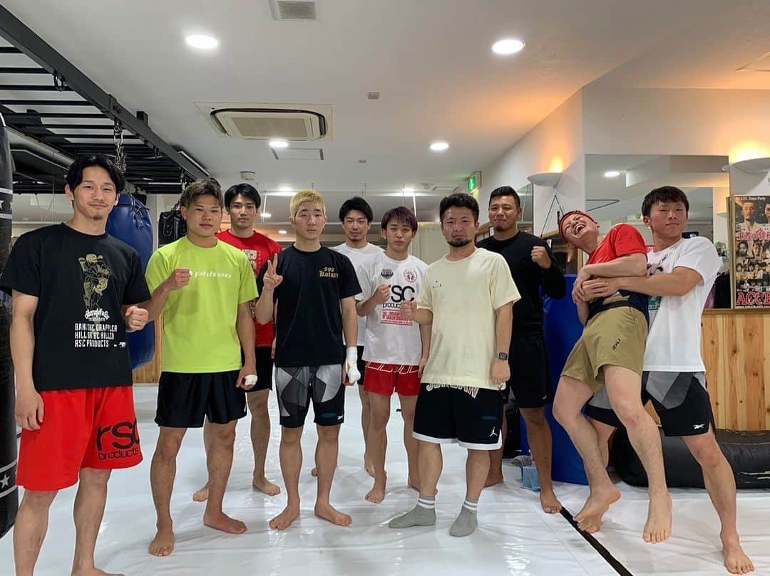 近藤魁成のインスタグラム：「・ ・ 練習ありがとうございました‼️ @team3kjp   #近藤魁成 #KaiseiKondo #TEAM3K  #fightforcreate #rscproducts  #近藤三兄弟  #k1  #k1wgp  #krush #kickboxing  #格闘技  #キックボクシング」