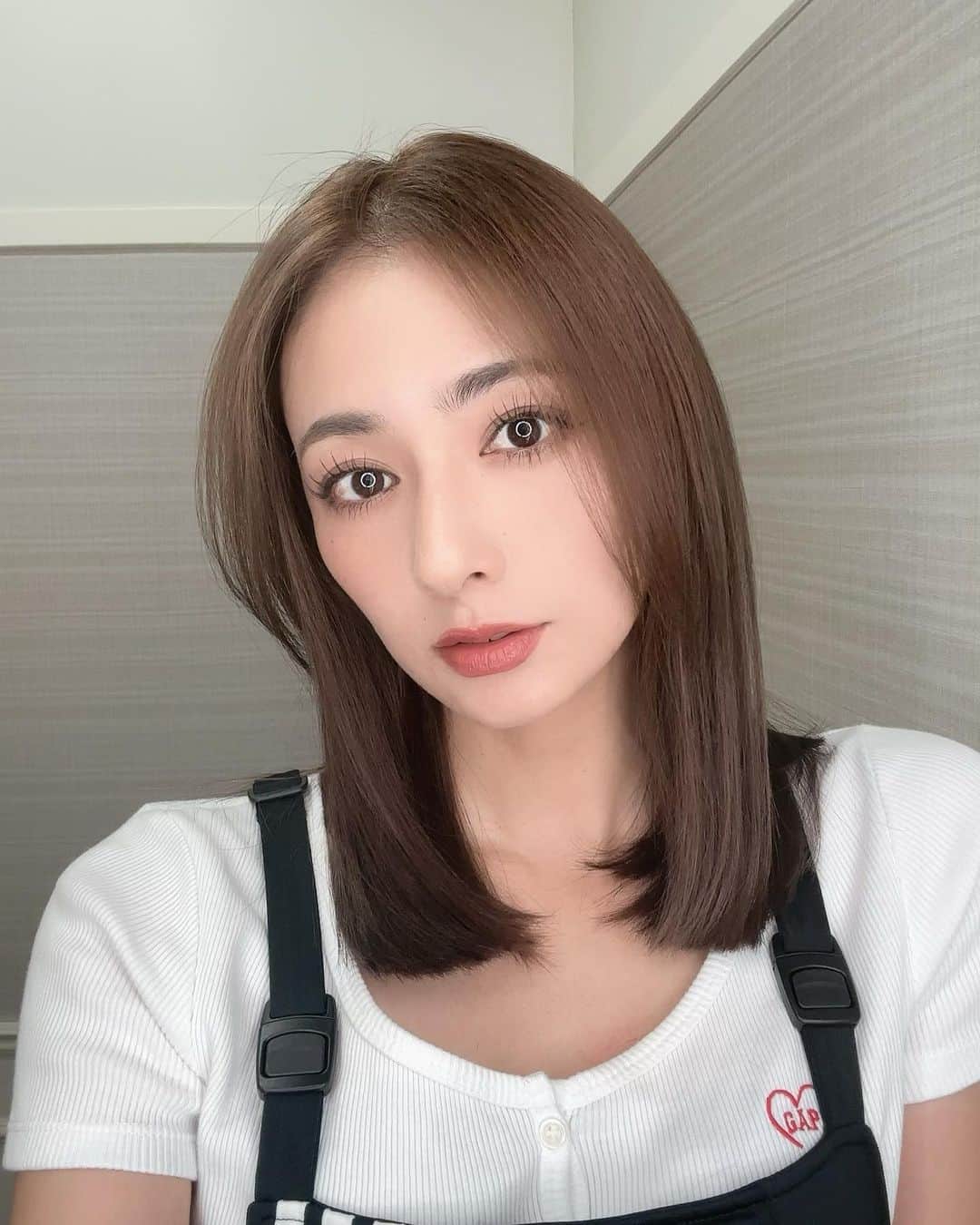 のインスタグラム：「『美活』 ・ ・ ・ ・  @loana_roppongi でカラーとカット✂️  少し明るくしてもらって 長さはまあまあきったよ🫰🏻  @yujiyamane さんありがとうございました🇯🇵  #六本木 #美容院 #美容 #ヘアミスト #ヘアー #ミディアム」