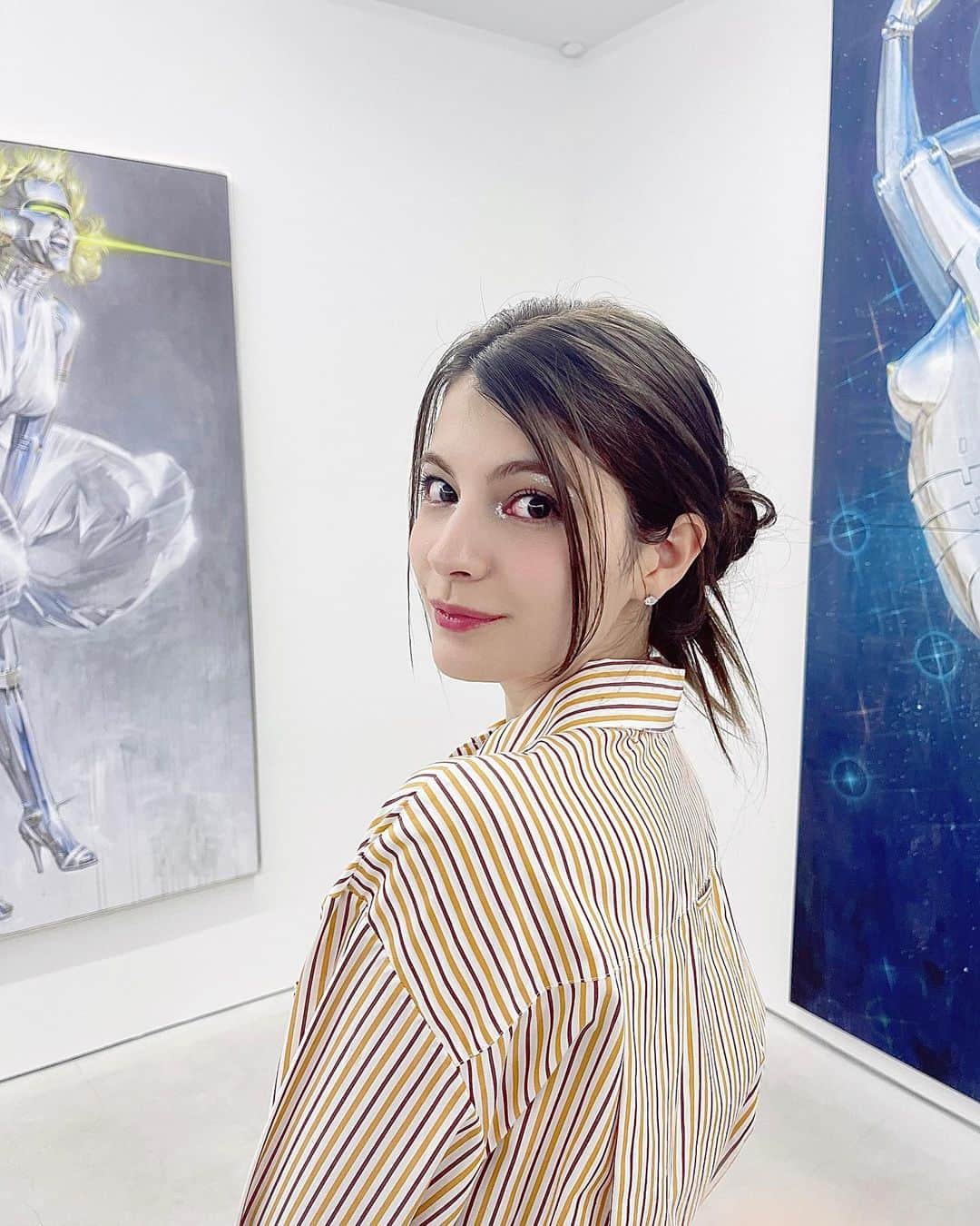 マギーさんのインスタグラム写真 - (マギーInstagram)「出演情報です🧚‍♀️🤍  @nanzukaunderground にて、 @hajimesorayamaofficial さんの作品を観ながら対談をさせて頂きました🪩  BSフジ/BSフジ4K 『アートフルワールド 〜たぶん、すばらしき芸術の世界〜』  タブーと闘う画家・空山基 リアルxエロスを描く画家「空山基」 #49 前編 5/20（土）13:30〜13:55 #50 後編 5/27（土）13:30〜13:55 bsfuji.tv/artfulworld/  良かったらみてください！  @mggyy #maggymoon #マギー  #空山基」5月17日 17時06分 - maggymoon
