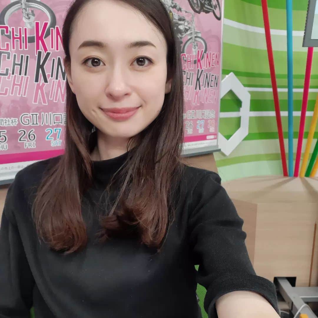 瞳ゆゆのインスタグラム：「川口オート、今開催も出演しています。 明日は優勝戦🏍️💨 お楽しみ～✨  #川口オート #オートレース #宝塚og」