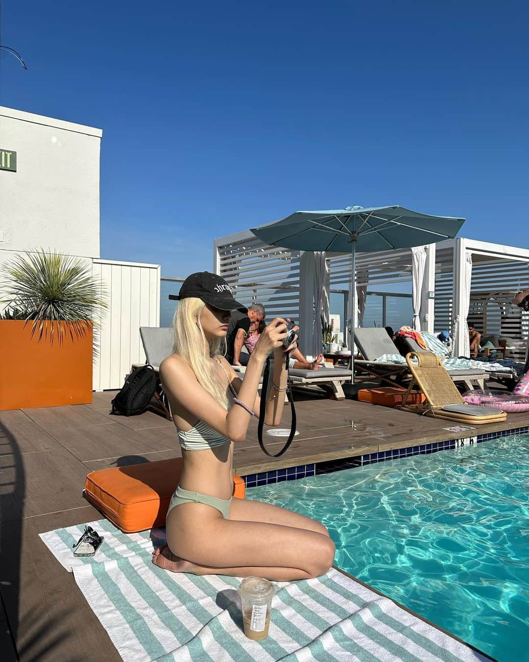 イーホア・ウーさんのインスタグラム写真 - (イーホア・ウーInstagram)「Miss the LA sun ☀️🧢🕶️」5月17日 17時33分 - _ihua_