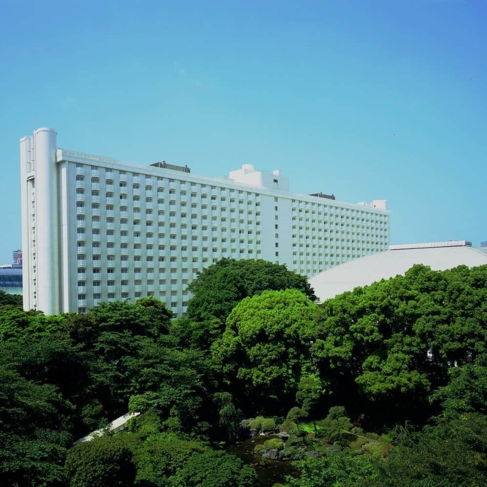 グランドプリンスホテル新高輪さんのインスタグラム写真 - (グランドプリンスホテル新高輪Instagram)「. ＼5月24日(水)放映／  高輪エリアのプリンスホテルをNHK WORLD-JAPAN 『Dive in Tokyo』にてご紹介いただきます✨ 世界をもてなす東京の玄関口として、ホテルで楽しめる日本文化をお届けいたします🌿 ぜひご覧ください♪   ＼Broadcast on Wednesday, May 24th／  Prince Hotels in Takanawa area will be featured on NHK WORLD-JAPAN "Dive in Tokyo".  As a gateway to Tokyo that welcomes the world, we will deliver Japanese culture that can be enjoyed at our hotel.  #グランドプリンスホテル新高輪 #グランドプリンスホテル高輪 #高輪花香路 #ザプリンスさくらタワー東京  #プリンスホテル #日本庭園 #高輪時間 #grandprincehotelshintakanawa #grandprincehoteltakanawa  #theprincesakuratowertokyo #takanawahanakohro #japantradition #japanculture #visitjapan  #traditionaljapan #traveljapan #traveltokyo #nhkworldjapan #japan  @nhkworldjapan」5月17日 17時41分 - grandprincehotel_shintakanawa