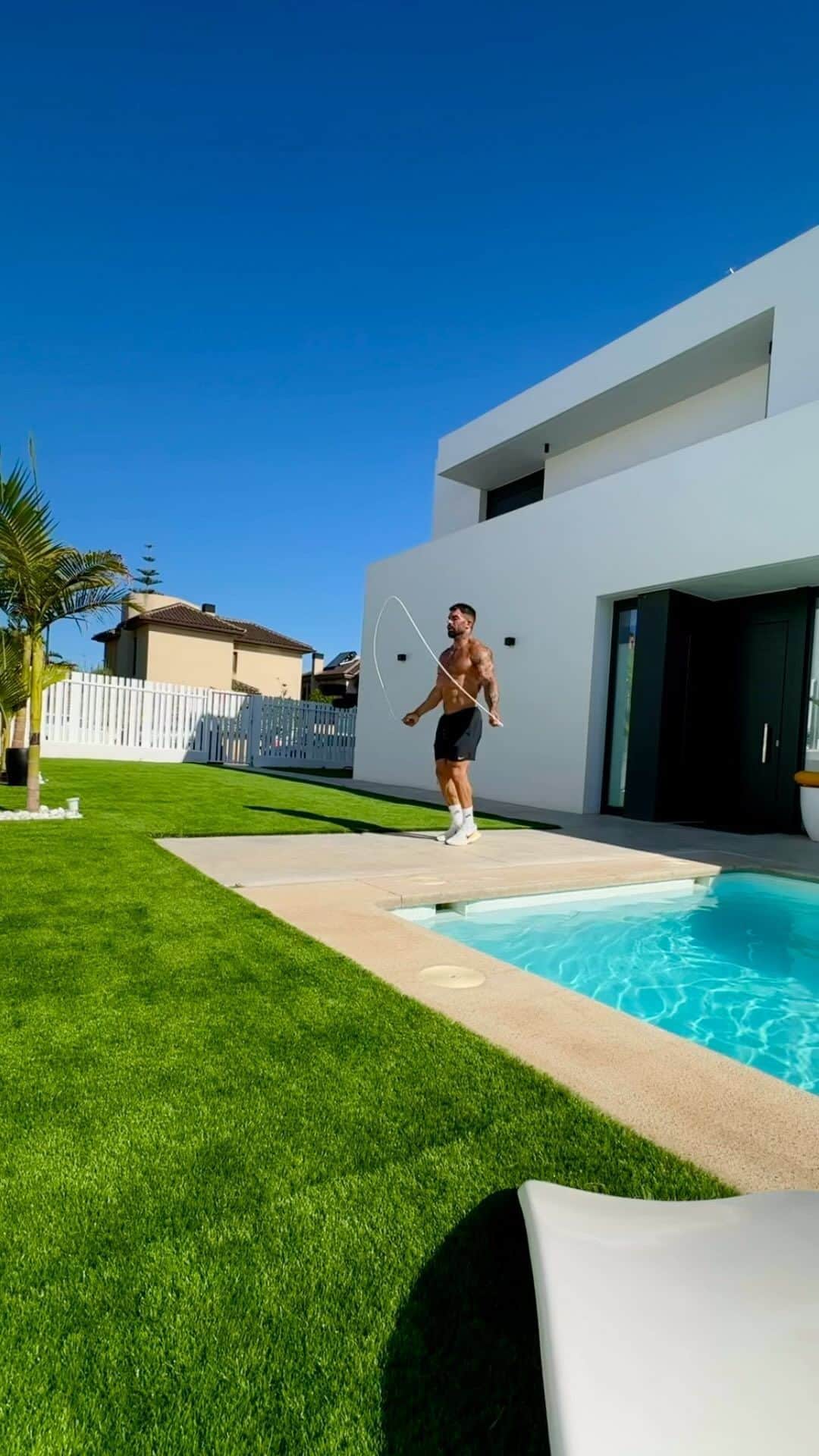 Sergi Constanceのインスタグラム：「Lo extraordinario incomoda al mediocre  #BeLegend #lifestyle #habits」