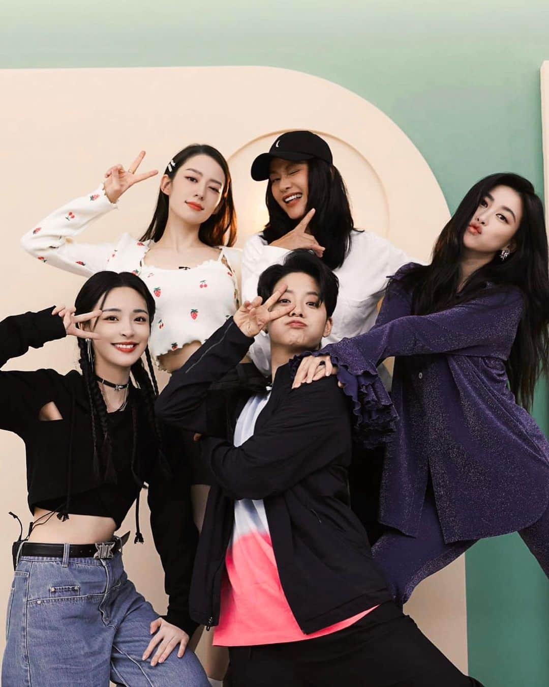 アンバー のインスタグラム：「chengfeng2023 photodump 1/? “no problem!” ✌️」