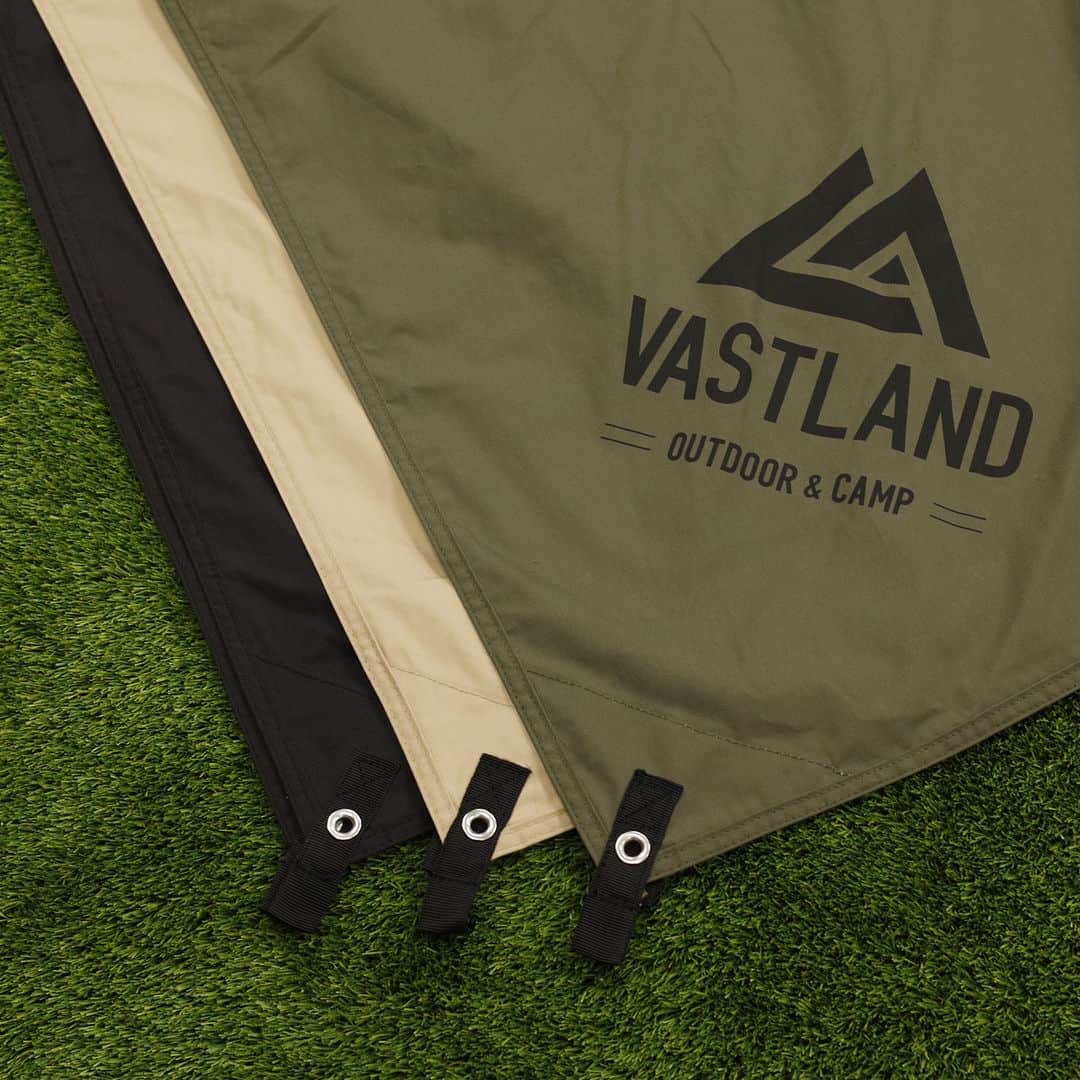 VASTLANDさんのインスタグラム写真 - (VASTLANDInstagram)「サイトカラーは大型ギアのテントやタープによって左右されます🏕️ ミリタリー感のある「オリーブ」自然になじみやすい「タン」かっこよさが際立つ「ブラック」。 みなさんはどのカラーがお好みですか？コメントで教えてください😊✨  #VASTLAND #ヴァストランド #TCタープ #タープ #キャンプ #キャンプギア」5月17日 18時00分 - vastland.jp
