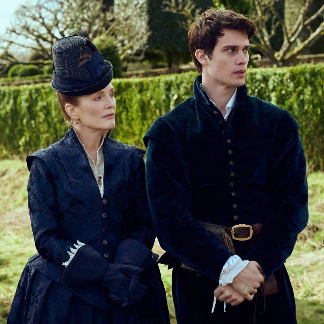 Vogueさんのインスタグラム写真 - (VogueInstagram)「Over the course of her decades-long career, Julianne Moore had never signed on for a courtly period drama—until Oliver Hermanus’s Mary & George came along. The forthcoming seven-part series recounts the true story of Mary Villiers, mother of the notorious 1st Duke of Buckingham, who effectively ruled England in the latter years of James I’s reign.   At the link in our bio, take a first look at the cast and story before the series's debut.」5月17日 18時00分 - voguemagazine