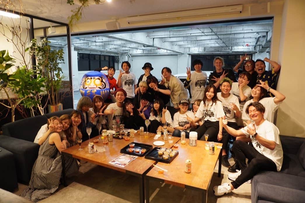 藤田早希さんのインスタグラム写真 - (藤田早希Instagram)「昨日はモリリッチーさんの会社に トモハッピーさんが顧問に就任されまして、 パーティーでしたん🤭 初めましての方も、いつも会う方も 共通点がまた見つかったり嬉しかったです🥰 この数ヶ月トモハッピーさん含め周りの方々よく一緒 居るけどハッピーな空間なので本当に毎回幸せ🫶🏻🫧 改めて就任おめでとうございます✨ これからもよろしくお願いします👶🏻🍼 . . . .」5月17日 18時32分 - sakifujita