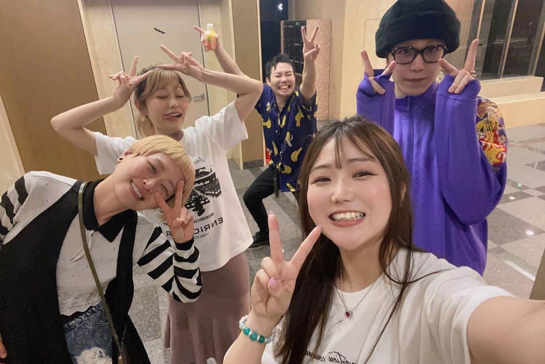 藤田早希さんのインスタグラム写真 - (藤田早希Instagram)「昨日はモリリッチーさんの会社に トモハッピーさんが顧問に就任されまして、 パーティーでしたん🤭 初めましての方も、いつも会う方も 共通点がまた見つかったり嬉しかったです🥰 この数ヶ月トモハッピーさん含め周りの方々よく一緒 居るけどハッピーな空間なので本当に毎回幸せ🫶🏻🫧 改めて就任おめでとうございます✨ これからもよろしくお願いします👶🏻🍼 . . . .」5月17日 18時32分 - sakifujita