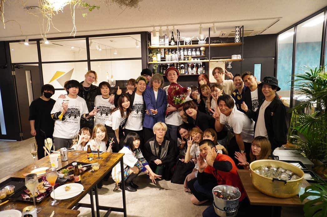 藤田早希さんのインスタグラム写真 - (藤田早希Instagram)「昨日はモリリッチーさんの会社に トモハッピーさんが顧問に就任されまして、 パーティーでしたん🤭 初めましての方も、いつも会う方も 共通点がまた見つかったり嬉しかったです🥰 この数ヶ月トモハッピーさん含め周りの方々よく一緒 居るけどハッピーな空間なので本当に毎回幸せ🫶🏻🫧 改めて就任おめでとうございます✨ これからもよろしくお願いします👶🏻🍼 . . . .」5月17日 18時32分 - sakifujita
