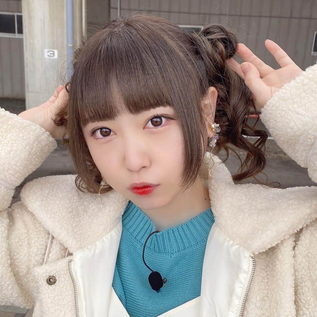 中澤莉佳子のインスタグラム：「くらげ🪼 デカ盛りハンター出演させていただいた時の衣装です こんな夏日に冬服投稿  ニット、キャミワンピース→ @retrogirl_official ブルゾン→ @tittyandco_com ブーツ→ @emsexcite イヤリング→ @cotomonomarche」