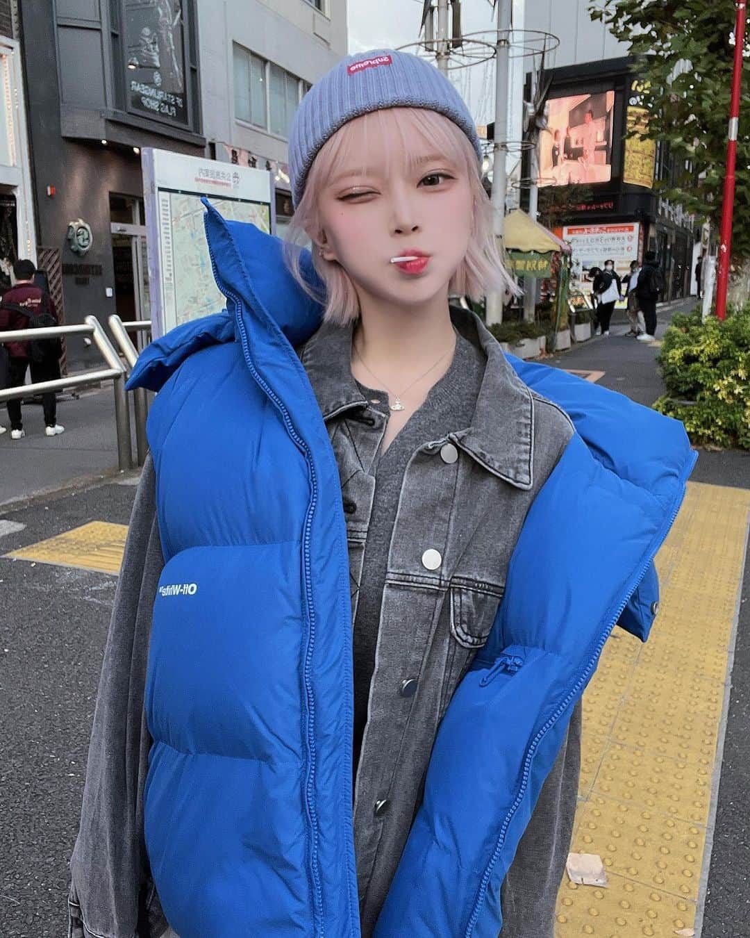 オ・ジウンのインスタグラム：「누구세욥 ᜊ̊ ̊ ? 💙」