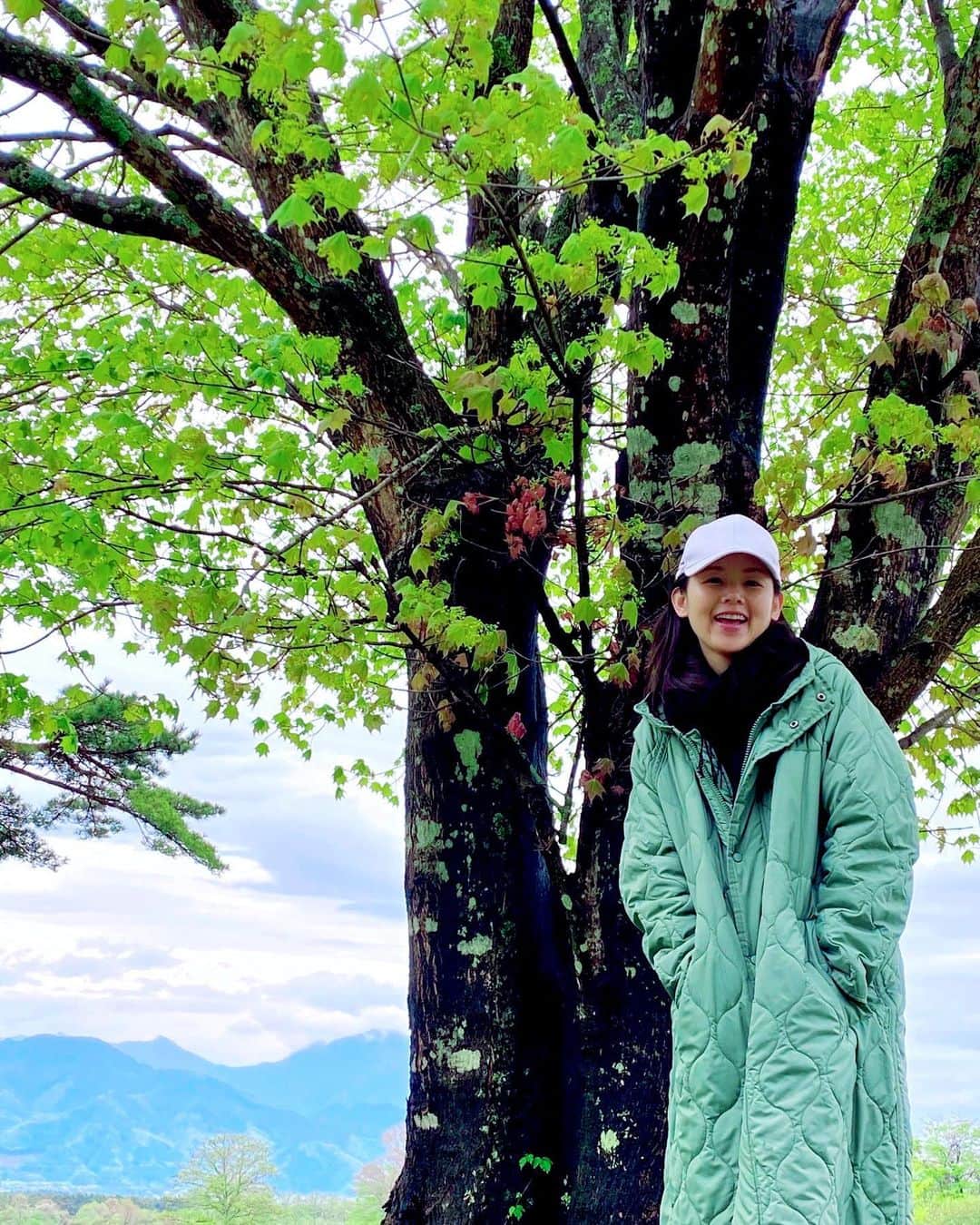 小西真奈美さんのインスタグラム写真 - (小西真奈美Instagram)「今日は全国的に急激な暑さでしたね😵💦  先週末の森林浴daysの場所は寒くて ダウンを着ていたことが懐かしいです。  学びの多い、深い、豊かな日々でした。  #森林浴 #shinrinyoku  #自然 #心地良いを集める #wellbeing」5月17日 18時38分 - manami.official