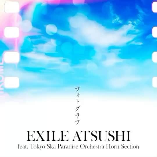 ATSUSHIのインスタグラム：「#atsushizm  このたびはEXILE ATSUSHI、2023年 夏の高校野球応援ソング/「熱闘甲子園」テーマソングを担当させていただく事になりました‼️  そしてなんと、今回はスカパラさんのホーンセクションの皆さんとのコラボレーションで、さらに豪華な楽曲になりました‼️  実はこのお仕事のお話をいただいたのは、去年のPOWER OF WISH〜願いの力〜のツアー真っ最中で、2022年から構想を練っていたお話でもあります。  現状ボクはこんな状態で、ツアーも延期になり、応援してくださる皆さんに心配をかけてしまっています。#HIROSHIMAミライバトン はイベントへの出席は断念する形になってしまいましたが、楽曲は奇跡的にその前に完成。今回の高校野球の楽曲は歌詞を書き終えているような状態でした。  今回こうなって、特に最初の1か月はベッドの上で過ごす生活が続き、どうしたらイイか改善策もなかなか見つからない中で、できることをやろうと、希望を捨てずにベッドの上で携帯のボイスメモにその歌の歌詞を少しずつ録音し始めました。なんとかこの高校球児の背中を押す楽曲を作り上げて、責任を全うしたいと思い、スタッフにできる限りのワガママを聞いてもらい、人前でのコンサートやパフォーマンスは無理でも、わりと症状の出にくい午前中からお昼の時間帯に、日にちを分けて少しずつならできるかもしれないという話し合いの元、3日間、スタジオさんとエンジニアさんを押さえてもらって、なんとか3日かけてレコーディングを終えました。  当日は休み休みでしたが、ベッドの上での練習が役立って、メロディーも歌詞もしっかり身体に入っていたので、思ったより身体の負担は少なくレコーディングすることができました。  コンサートが延期になっている最中のお話なので、ご心配をおかけしているみなさんに、この件に関してはしっかりとご説明させていただきました。  高校球児とその仲間たち。そしてそれを支えるご家族のみなさんや友達。全国の夢見る少年少女たち。そしてもちろん、EXILEファンのみなさん。ATSUSHIを応援してくださるみなさん。  日本中に、今年の熱い夏の "フォトグラフ" が胸に届くと嬉しいです♬  2023.6.14配信になります♬お楽しみに(^^)  I’m proud to announce that EXILE ATSUSHI myself, has been selected as the 2023 Summer High School Baseball Support Song / “Netto Koshien “ theme song!  And also, the highlight of this song is the collaboration with the Tokyo Ska Paradise Orchestra’s horn section!  I received this offer during last years POWER OF WISH tour and we’d been working on it since.  Regards to my condition, I’ve postponed several shows as well as the #HIROSHIMA Mirai Baton event but luckily I had finished this song before the incident.   After the incident, the first month I was mostly laying down on my bed and recording using voice memo on my cell phone. What kept me going was the passion and my feelings towards the high school baseball players.  Even though I can’t stand in front of the crowd now , and even though it took me three whole days to finish the recording, I felt responsible for delivering a song that would support the players in any kind of way.   To all the high school baseball players and their crew. And to all the families and friends that support them. To all boys and girls with dreams And of course, to all EXILE fans.  I hope this song “Photograph” brings an extremely HOT summer to all of you!! Jun 14th 2023, out!」