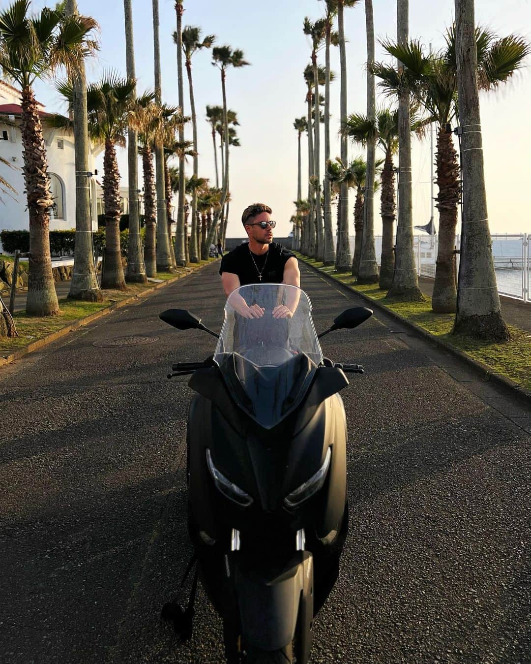 Ethan 佑太 Schellinのインスタグラム：「バイク日和🛵  ストーリーでも上げましたがトレーナー育成アカデミー(EXTREME)無料体験受付中です！ 実際している授業が受けれます💪 興味ある方は是非DM下さい😊」