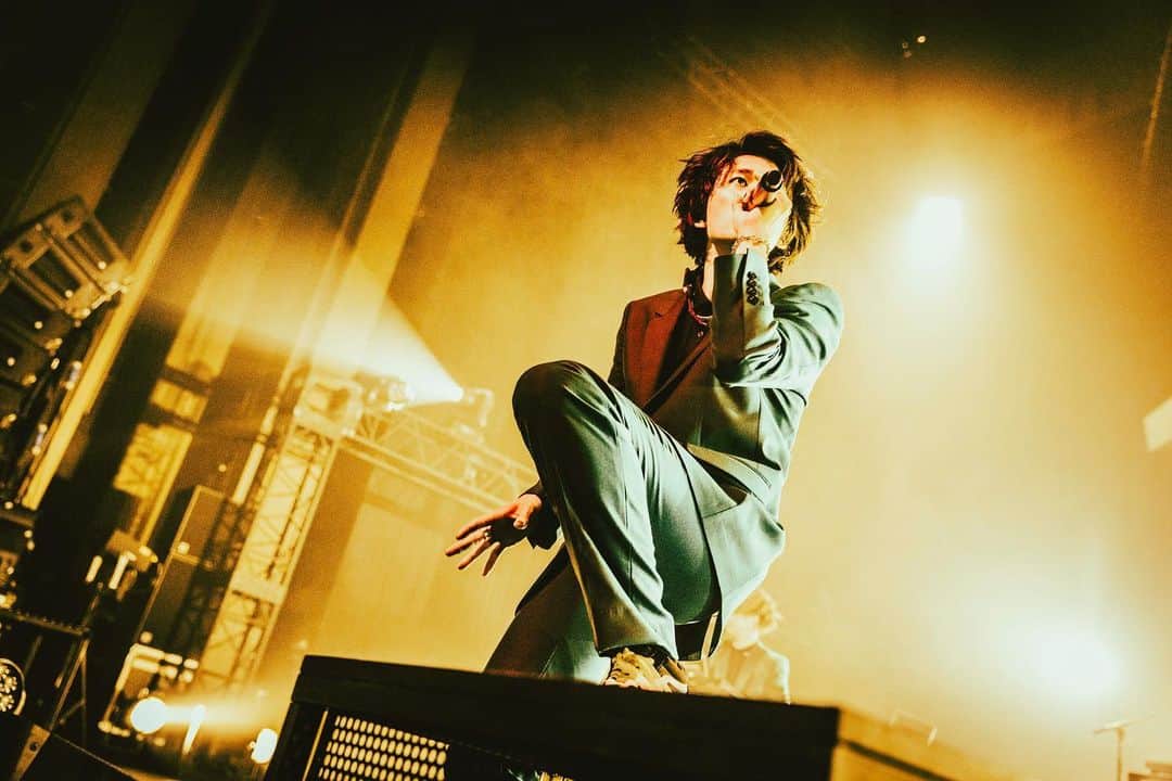 のインスタグラム：「・ 『DISH// HALL TOUR 2023“TRIANGLE”』 2023.05.14＠富山・オーバード・ホール  #北村匠海 (Vo/G) @take_me_1103  #矢部昌暉 (Cho/G) @pantystar_masaki  #橘柊生 (DJ/Key) @to_i1015  #泉大智 (Dr) @daichi_izumi  photo by @rayotabe   #DISH」