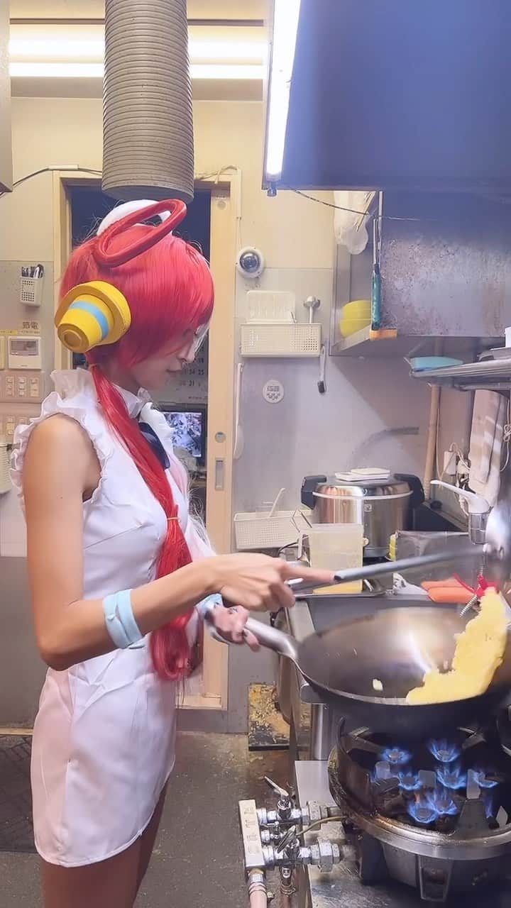 だふちゃん 。のインスタグラム：「焼きめし界の新時代を作る女よ⚓️ #onepiece #uta #コスプレ」
