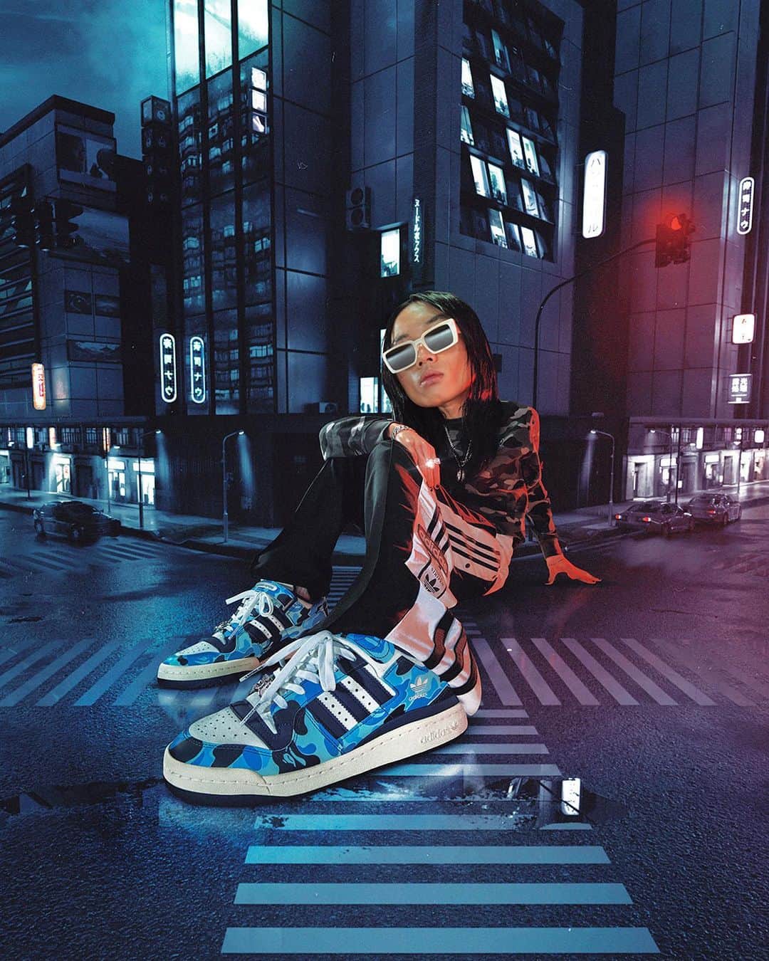 アトモスさんのインスタグラム写真 - (アトモスInstagram)「. アディダス オリジナルス (adidas Originals) は、ストリートカルチャーに大きな影響を与えてきたA BATHING APE®創業30周年、パートナーシップ20周年のアニバーサリーイヤーをセレブレイトするプロジェクトを展開。両ブランドの伝統を融合し再構築した「FORUM 84 BAPE® LOW (フォーラム 84 ベイプ ロウ)」を発売いたします。時を経ても色褪せないクラシックスニーカー「FORUM 84 LOW」をベースに、A BATHING APE®を象徴するオリジナルのカモ柄を、オーバーレイのスムースレザーやアンクルストラップ、ソックライナーカバーに施しました。 アンダーレイには、上質なホワイトのシボ革を使用しコントラストをつけることで、より深みをひき出しています。両ブランドのアイコニックなカラー、グリーンとブルーを採用した、特別感あふれる1足です。シュータンとシュージュエルに配した30周年特別仕様のオリジナルロゴには、ゴールドとシルバーをそれぞれ採用し、本プロジェクトのスペシャル感あふれるディテールを散りばめました。 本商品は現在atmos-tokyo.comにて抽選受付中。5月20日(土)よりA.T.A.D、atmos 各店（一部店舗除く）、atmos オンラインにて発売致します。  We will release “FORUM 84 BAPE® LOW”, which combines and reconstructs the traditions of both brands. Based on the classic sneaker "FORUM 84 LOW" that does not fade over time, the original camo pattern that symbolizes A BATHING APE® is applied to the overlay smooth leather, ankle strap, and sockliner cover. The underlay is made of high-quality white grained leather to create a contrast that brings out more depth. The iconic colors of both brands, green and blue, make this a special pair. The 30th anniversary special original logos on the tongue and shoe jewels are gold and silver, respectively, and the special details of this project are scattered. This product is currently accepting lotteries at atmos-tokyo.com. It will be on sale at A.T.A.D, atmos stores (excluding some stores), and atmos online from Saturday, May 20th.  #atmos#adidas#ABATHINGAPE」5月17日 19時07分 - atmos_japan