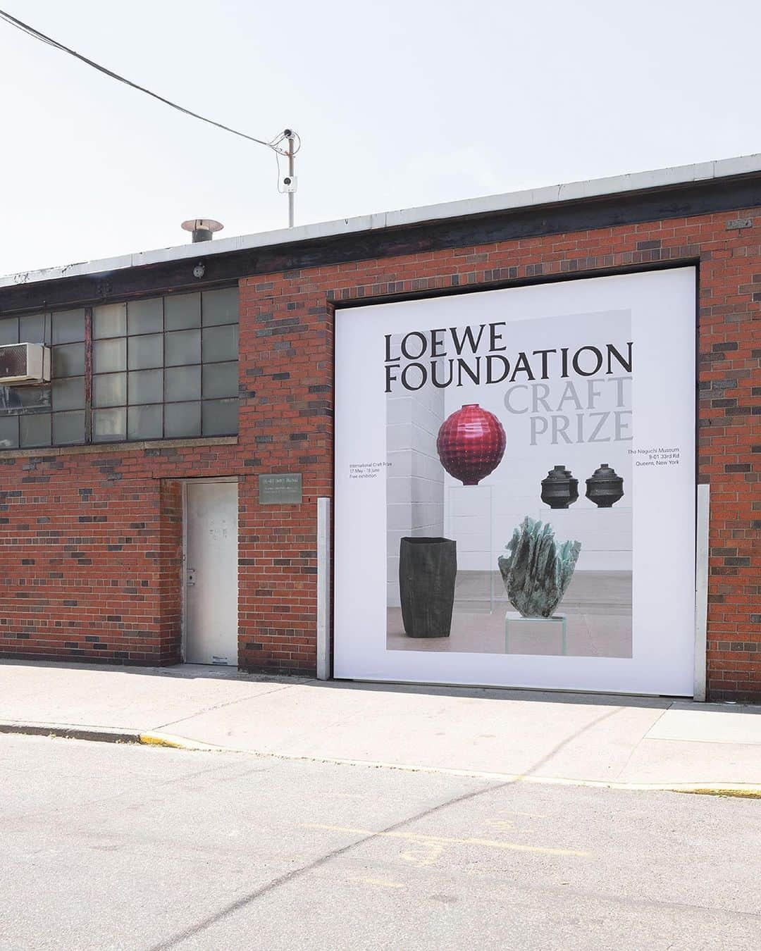 のインスタグラム：「2023 LOEWE FOUNDATION Craft Prize exhibition is now open at The Noguchi Museum, New York, running through 18 June.  This year’s edition of the Craft Prize presents a selection of works that explore meditative, time-intensive techniques and showcase a skilful manipulation of materials. Unexpected forms and colours feature prominently, introducing a sense of playfulness and surprise.  The exhibition features the winning piece and all finalist works.  #LOEWEfoundation #LOEWEcraftprize」