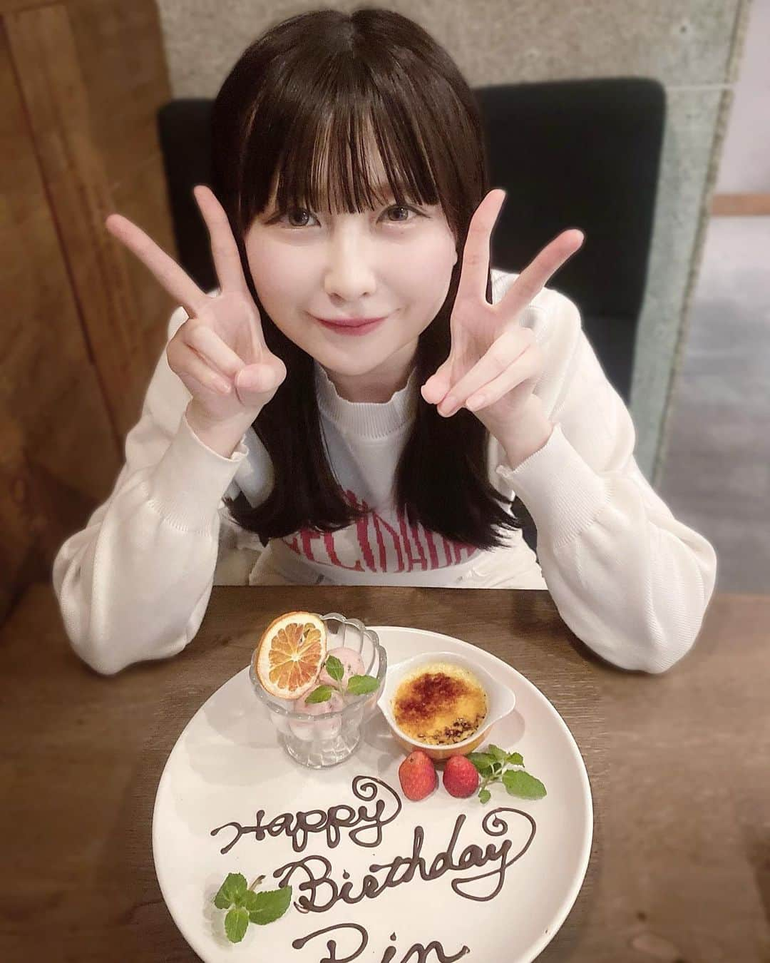 宮内凛さんのインスタグラム写真 - (宮内凛Instagram)「. . 大好きなお友達に出会えて幸せだぁ🎂」5月17日 19時10分 - miyauchi_rin