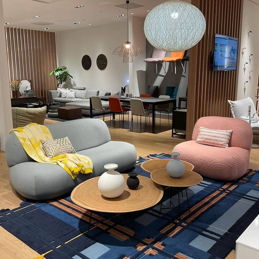 ligne roset shopのグルメインスタ