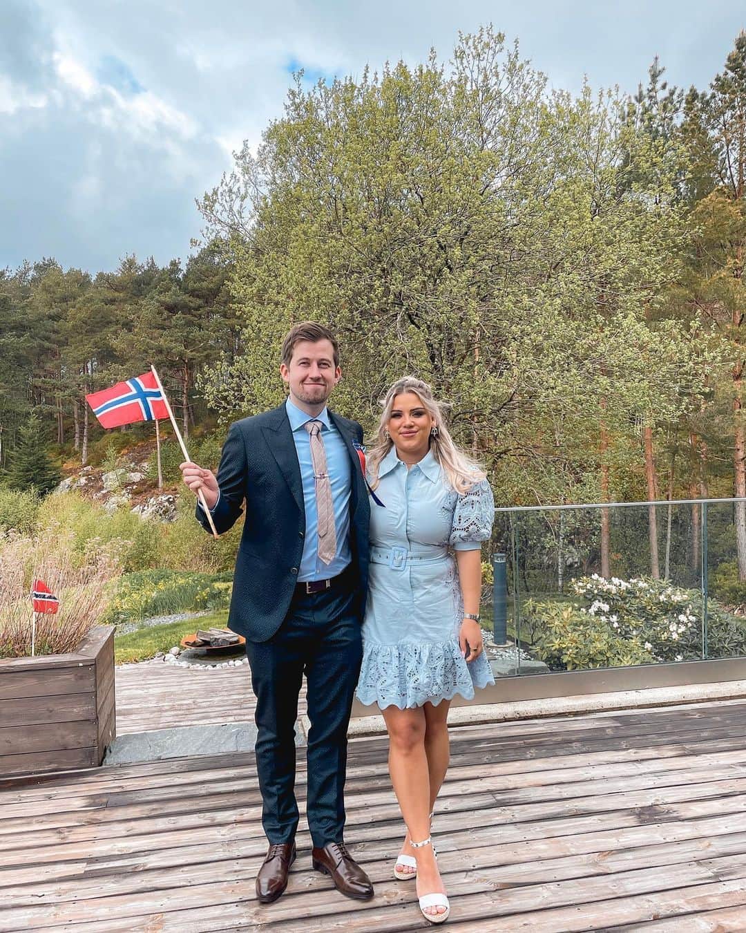 アラン・ウォーカーのインスタグラム：「Gratulerer med dagen 🇳🇴 Happy Norway day! 🇳🇴」