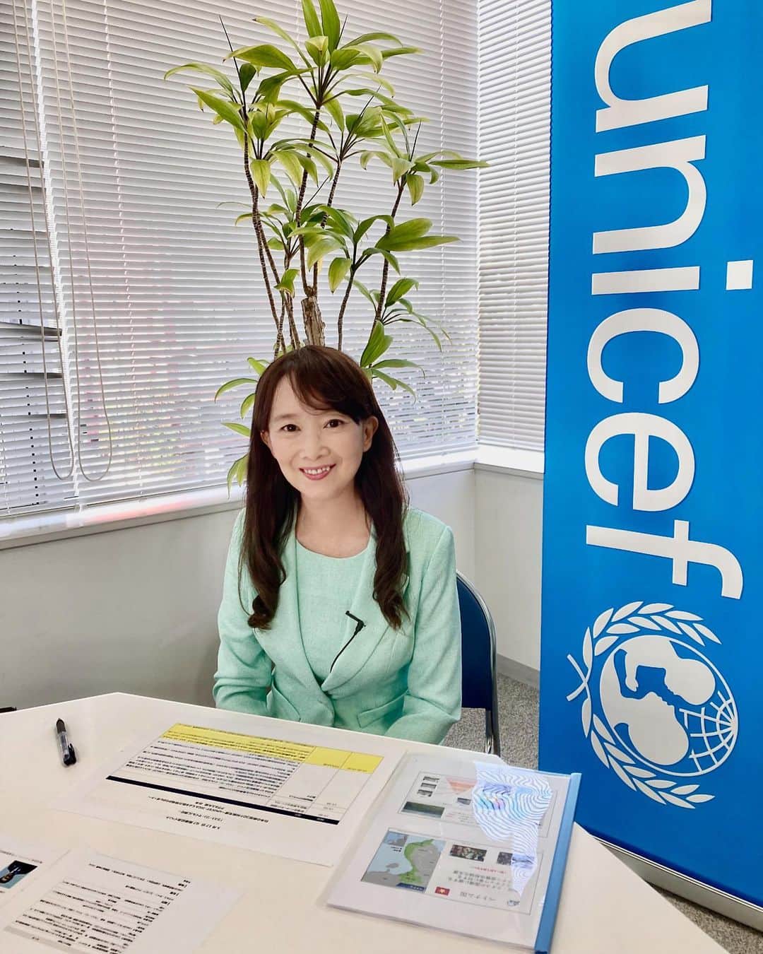 アグネス・チャンのインスタグラム：「今日はG7開催記念イベント、ユニセフ・JICAの新型コロナ対策支援報告会でした。  私はコーディネートをさせていただきました。  ネパール、フィジー、ベトナム、インドから現地報告がありました。  ユニセフ東京事務副代表と代表に報告もあって、  充実した内容でした。  現地の報告は興味深挙聞きました。  日本の援助もあって、  ユニセフの新型コロナ対策は世界で大きいな成果を上げることが出来ことが報告でよく理解できました。  新型コロナ対策によって、  保険体制が強化した国もあって、  日本企業の斬新な技術がアフリカアジア、中東で活躍してることも嬉しく思いました。  今日参加できなかった方は後日JICAのホームページで見ることが出来ます。  是非ご覧ください。」