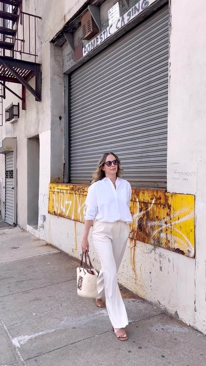 Helena Glazer Hodneのインスタグラム：「Get dressed with me featuring the buttery soft, insanely comfortable @stuartweitzman block heel sandals. Use code SUMMERSHOES25 for 25% off. #stuartweitzman #springstyle @shop.ltk https://liketk.it/49t0I」