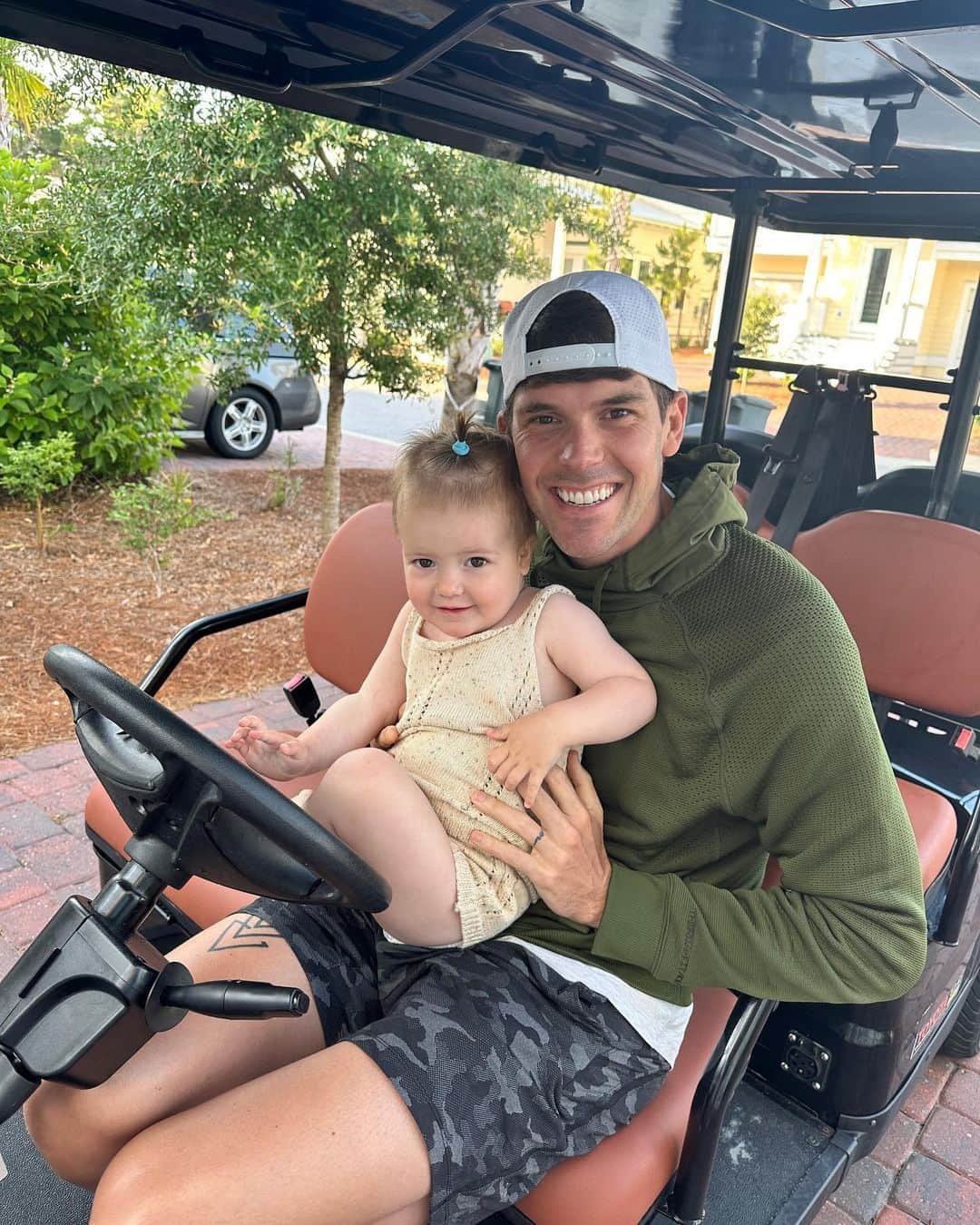 メリッサ・フランクリンさんのインスタグラム写真 - (メリッサ・フランクリンInstagram)「Take me back. The most magical week for our first family vacation. Watching daddy absolutely demolish his first 70.3, spending every waking second at the pool or the beach, getting such quality time with Nana and Bubba, and truly just soaking up every minute we had together. Couldn’t have asked for a better five days🩷☀️🌊」5月18日 5時26分 - missyfranklin88