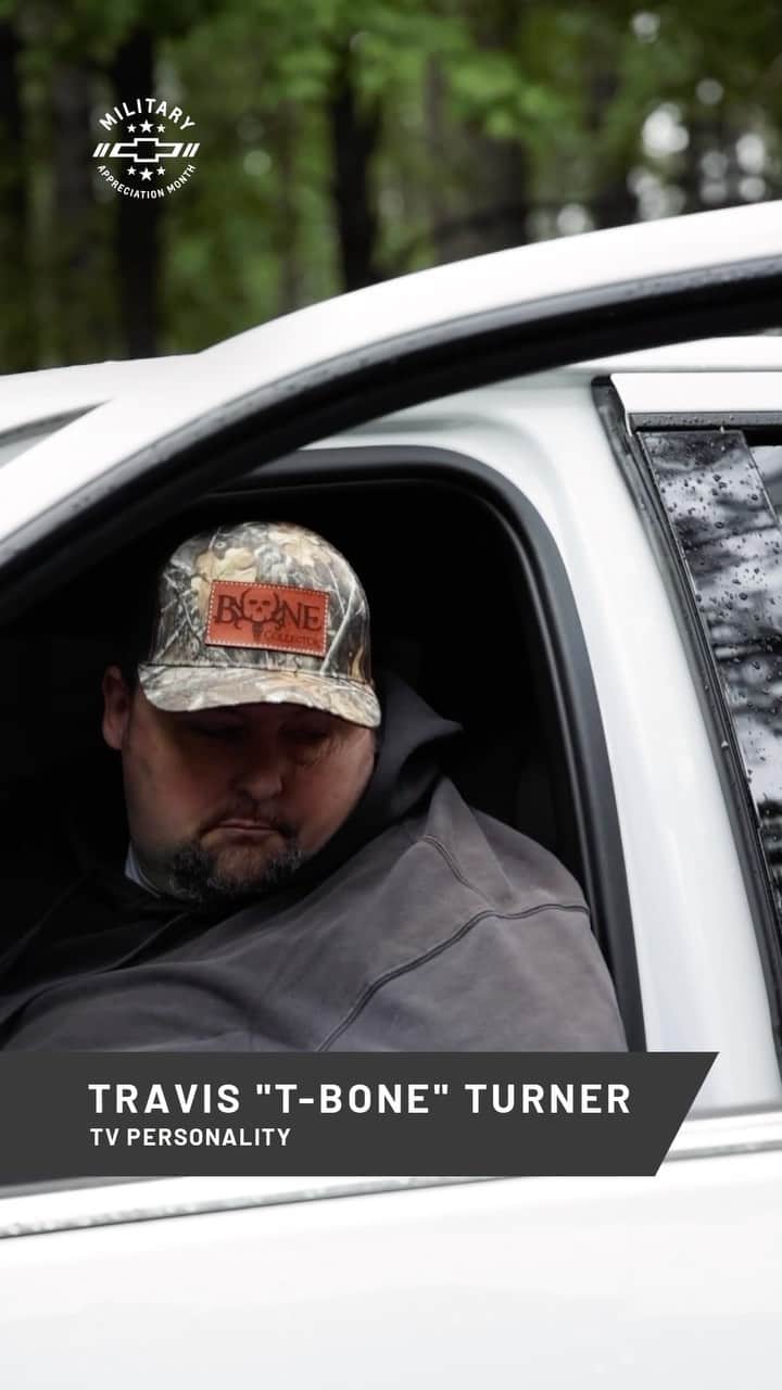 シボレーのインスタグラム：「Travis “Tbone” Turner reflects on his father being a Navy Veteran and his appreciation to those that have served our country to protect our freedoms 🇺🇸 #chevysalutes #bonecollector」