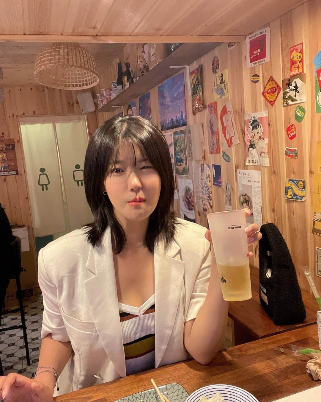 ダイン さんのインスタグラム写真 - (ダイン Instagram)「머리 띵 할 만큼 차가운 맥주 한잔 주세요🍺」5月17日 21時14分 - dainssong