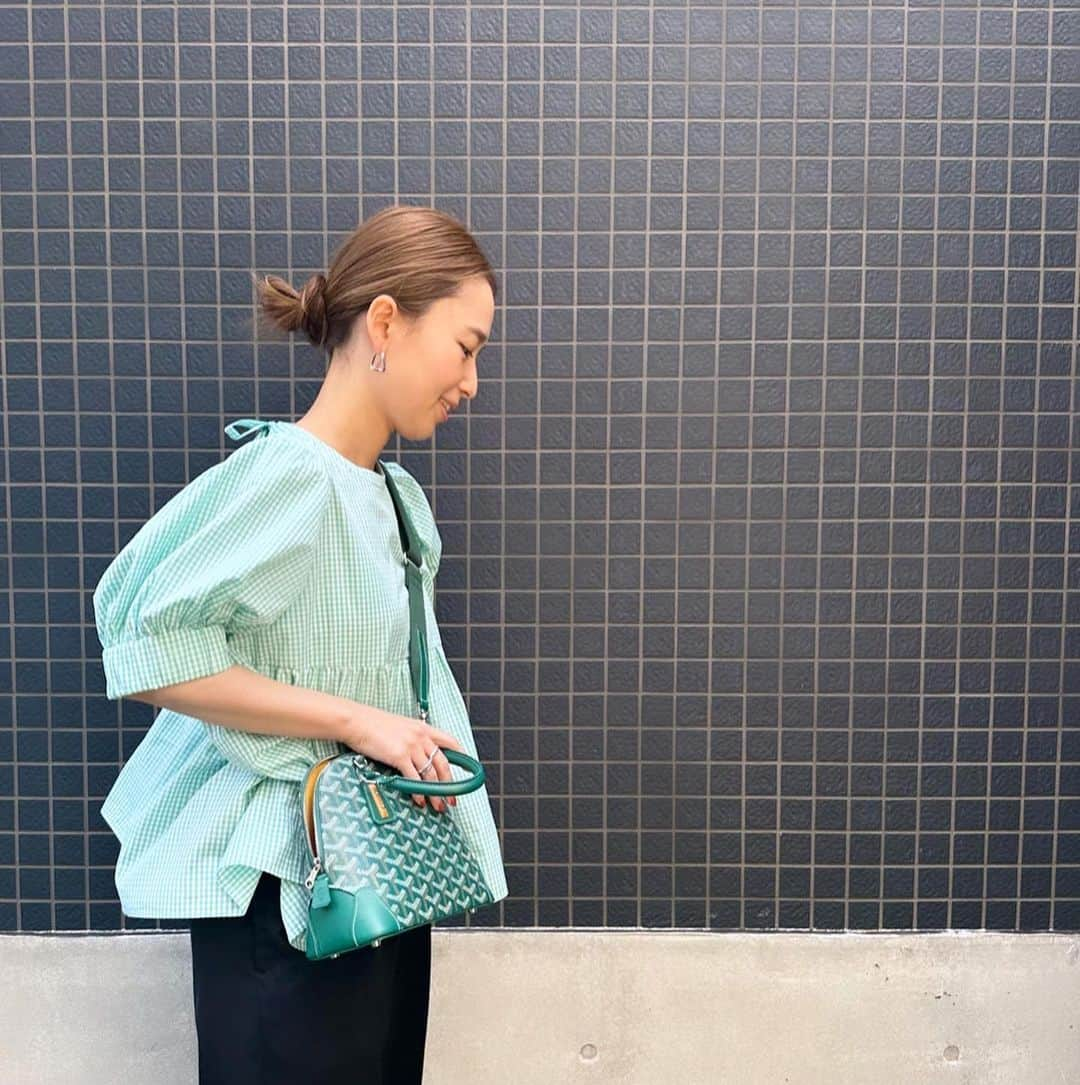 外村久美子さんのインスタグラム写真 - (外村久美子Instagram)「・ Green Green!! 🫛🌳🍃🫑🥦🍏  #cordinate  #yori_japan  #goyard」5月17日 21時28分 - kummy153