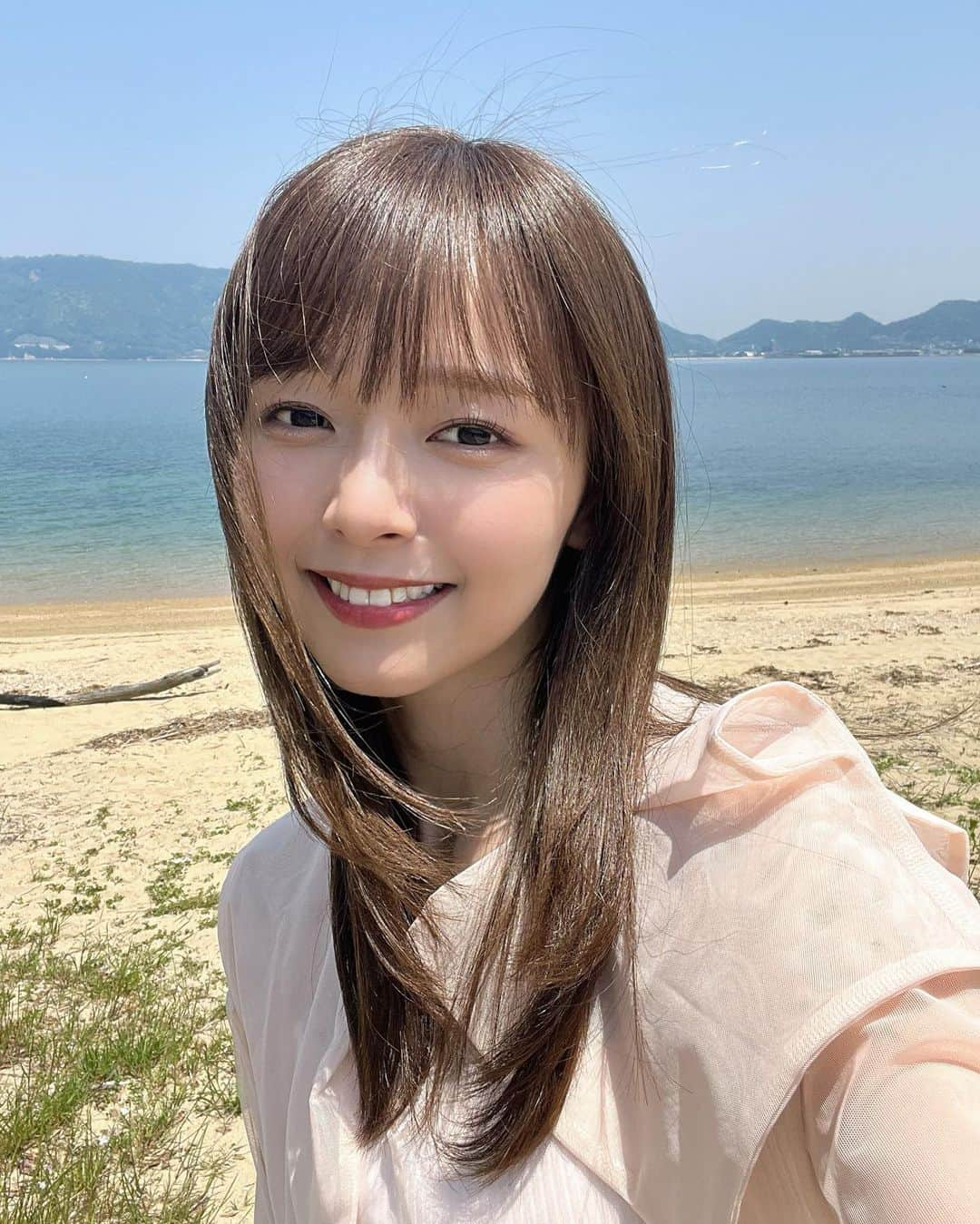 高畑結希さんのインスタグラム写真 - (高畑結希Instagram)「. まぶしい〜🌞 外の空気が気持ちよかった🏖️ 今日は久しぶりにカラッと 晴れてめちゃ暑かったね！  みんなのところはどうだった？  . #海 #湿気 #髪の毛ぱや #晴れ #sky #nature #self」5月17日 21時31分 - yuhki_takahata