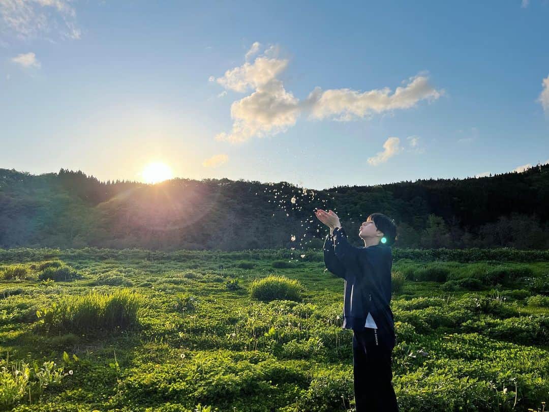 ホラン千秋さんのインスタグラム写真 - (ホラン千秋Instagram)「_ Enjoying spring in Hokkaido🌱 The greens were just magnificent 🌏💚」5月17日 21時44分 - chiakihoran_official